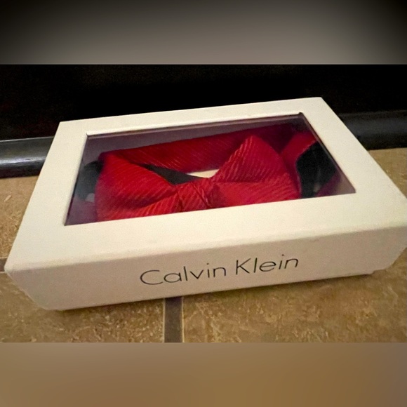 Calvin Klein Red Adjustable Bow Tie Prom Wedding Valentine’s Day GUC - Picture 1 of 6